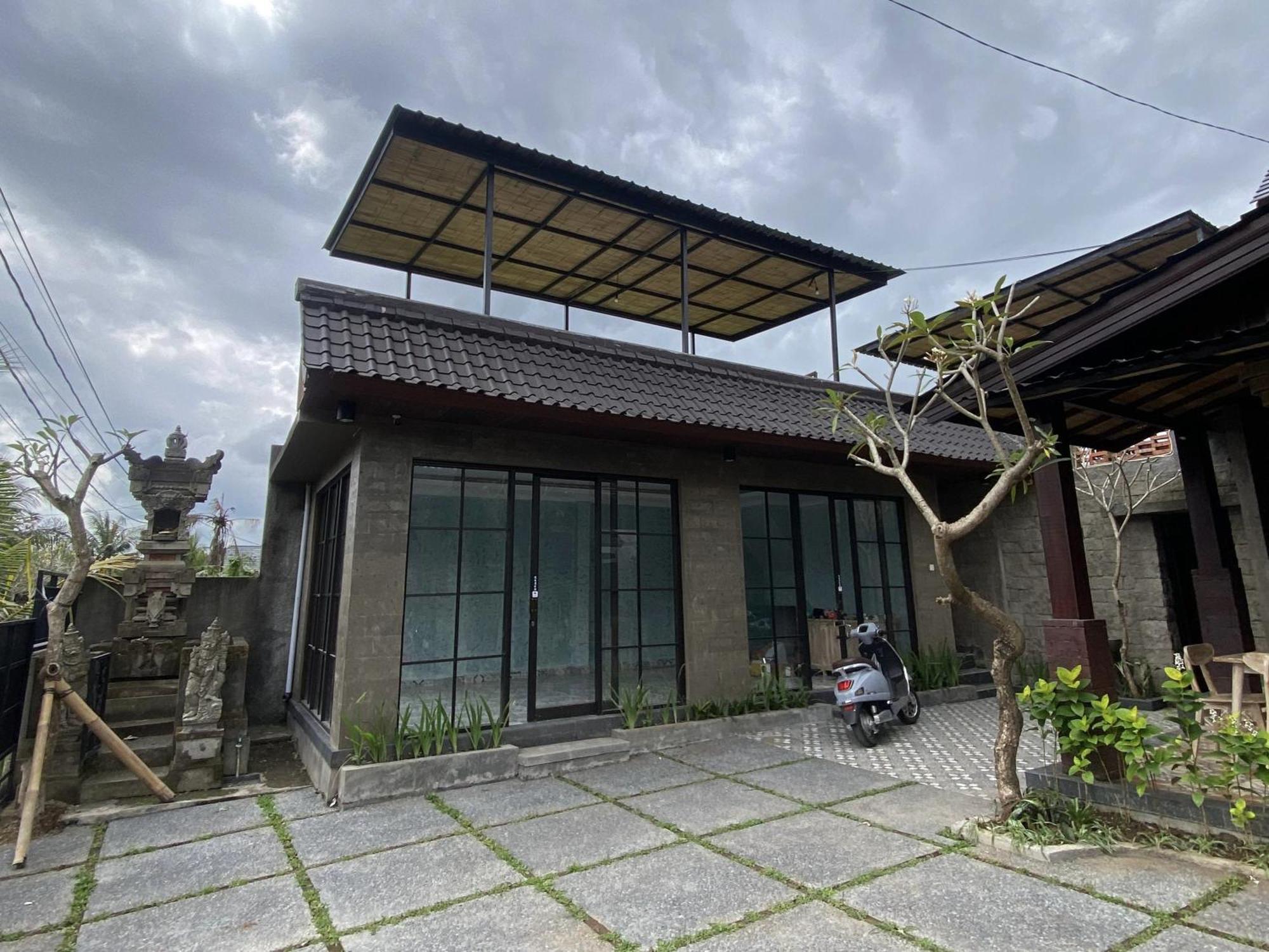 Hotel Nivaluma Ubud Esterno foto