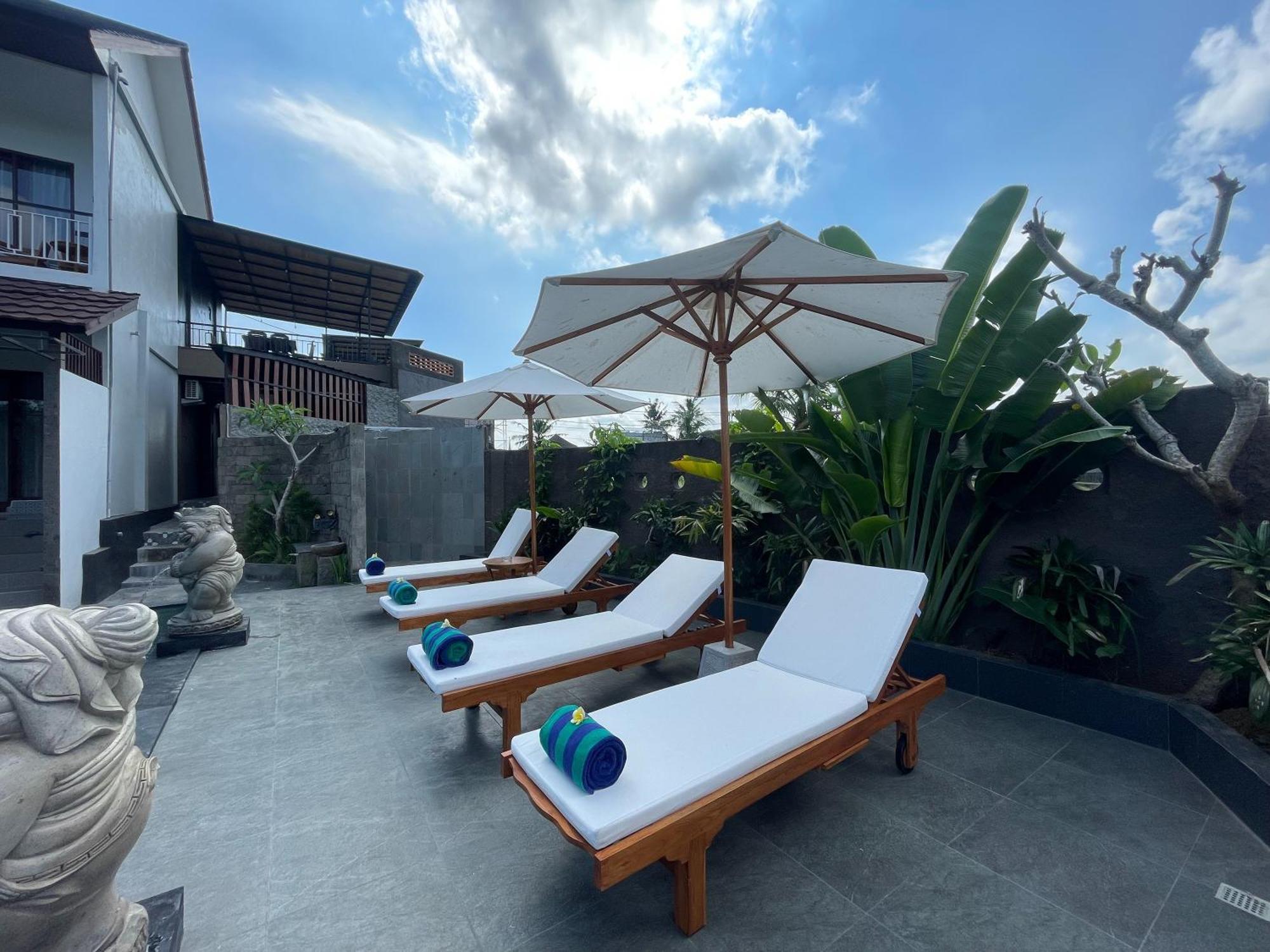 Hotel Nivaluma Ubud Esterno foto